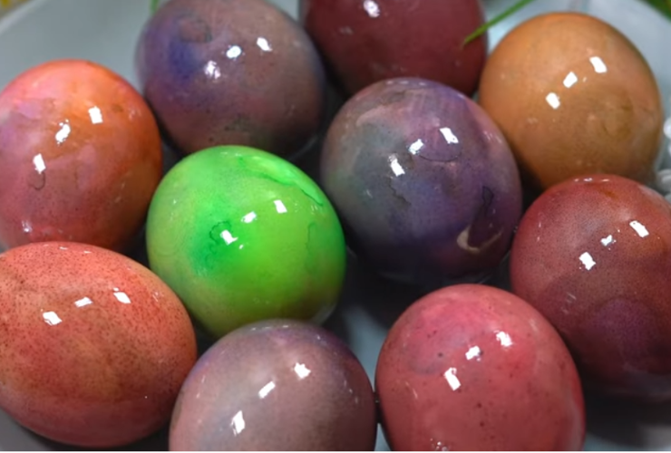 farbanje uskrsnjih jaja folijom